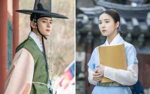 Cha Eunwoo Tak Bakal Lepaskan Shin Se Kyung di Poster 'Rookie Historian Goo Hae Ryung'