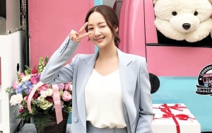 Bodinya Sempat Digosipin, Park Min Young 'Tampar' Netizen Pakai Foto Seksi Ini