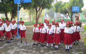 Heboh SD Negeri Gunungkidul Wajibkan Murid Pakai Seragam Muslim, Kepala Sekolah Buka Suara