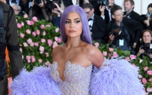 Kylie Jenner Ternyata Sombongkan Bisnis Kosmetik dan Kekayaannya Saat Hadiri Met Gala 2019