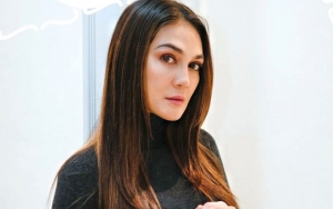  Lagi Happy, Luna Maya Genit Maju Mundur Cantik Kayak Syahrini