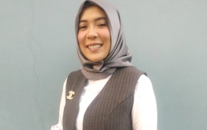  Pakai 'Baju Hamil' Seperti Ini, Fitri Tropica Banjir Pujian Netter