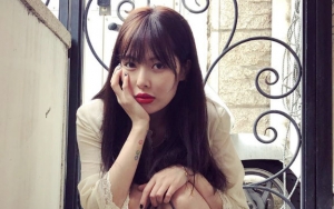 Pose 'Tanpa Celana' HyunA di Postingan Baru Bikin Netter Curiga Lakukan Filler Bibir
