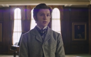 Jambang Tom Holland Curi Perhatian di Trailer 'The Current War'