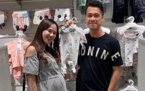  Eza Gionino Bahagia Jadi Ayah Dari Anak Pertama, Ogah Bahas Konflik Dengan Ibunda