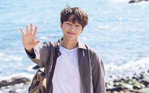 Senyum Manis L Infinite di Lokasi Syuting 'Angel's Last Mission: Love' Sukses Bikin Fans 'Kejang'