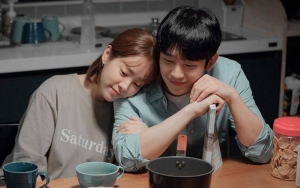 Han Ji Min dan Jung Hae In Bikin Geger Ciuman Hot Telanjang di 'One Spring Night'