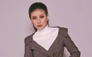 Dikabarkan Putus Dengan Gangga, Awkarin: Ada Apa Dengan Cinta?