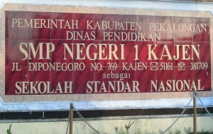 Dampak PPDB Zonasi, Siswa Berprestasi di Pekalongan Bakar Piagam