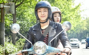 Ji Soo - Jung Chae Yeon Cs Main Kembang Api dan Super Ceria di Poster 'My First First Love' Season 2