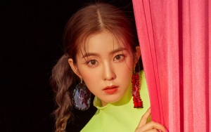 Irene Tampil Cantik Jelang 'Music Bank', Baju dan Sepatu Dibilang Ketinggalan Zaman
