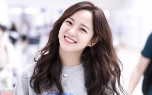 Kim Sejeong Gu9udan Tampil Ceria di Foto Adegan 'Let Me Hear Your Song', Fans: Vitamin Manusia