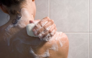 Sering Dianggap Sepele, 7 Kebiasaan Saat Mandi Ini Ternyata Bisa Mengganggu Kesehatan