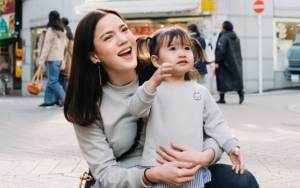  Dikuncir Satu Ala Kendall Jenner, Anak Alice Norin Bikin Gemas Setengah Mati