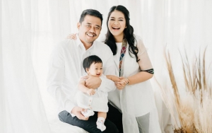  Ekspresi Pasrah Kahiyang Ayu Putri Presiden Jokowi Saat Make Up Diberantakin Anak Bikin Gemas