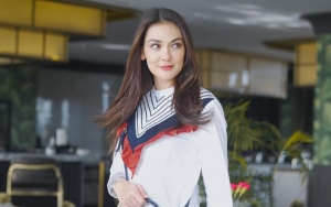  Hasil Pemotretan 'Putri Angsa' Luna Maya Bikin Netter Menjerit Terpana
