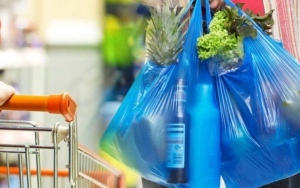 Ditolak Banyak Pihak, Cukai Kantong Plastik Justru Direstui Warganet
