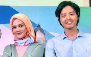 Roger Danuarta dan Cut Meyriska Kompak Tulis Caption Romantis, Foto Mesra di Masjid Ditegur