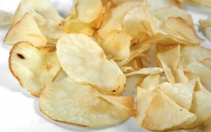 Cocok Buat Oleh-oleh! 8 Jenis Keripik Khas Nusantara Ini Bikin Kalian Kangen Indonesia Terus