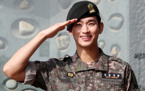 Kim Soo Hyun Ternyata Tak Pernah Dikunjungi Siapa-Siapa Selama Wamil