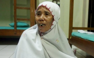 Intip Kisah Haru Perjuangan Nenek Penjual Kacang Untuk ke Tanah Suci