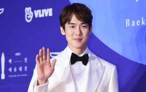Yoo Yeon Seok Diincar Bintangi Drama 'Doctor Playbook' Garapan Sutradara Seri 'Reply'