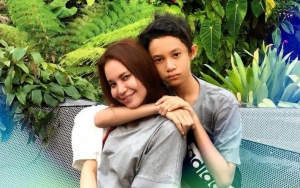  Interaksi Singkat Rossa dan Mantan Suami di Foto Tampan Anak Semata Wayang Bikin Adem