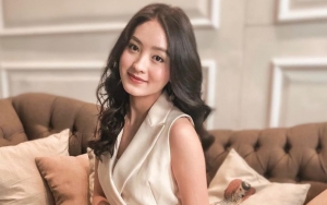 Wajah Bening Ala Tzuyu Twice, Natasha Wilona Kalem Cantik Menatap Sendu Bikin Jomblo Meleleh