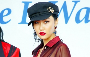 Hwasa Mamamoo Berani Tampil Tanpa Bra di Bandara, Respon Netizen Tak Terduga
