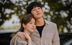Penulis Naskah 'One Spring Night' Dikritik Gara-Gara Netter Trauma 'Something in the Rain'