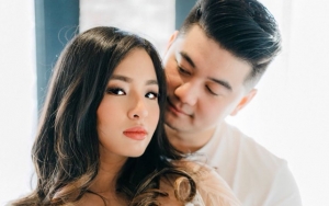 Bayi Chef Arnold Mejeng Tampan Pamer Jambul, Imutnya Putri Kahiyang Ajak Main