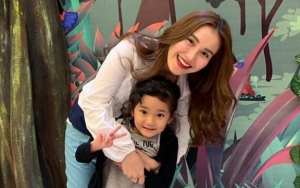 Ayu Ting Ting Ajak Sang Putri Liburan, Pakai Baju 'Kurang Bahan' Lagi-Lagi Banjir Kritik