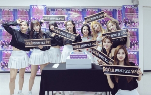 Semua Album Twice Secara Mengesankan Sukses Tempati Posisi Tinggi Di Gaon Chart