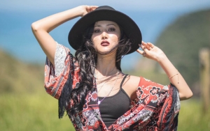 Hwasa Mamamoo Bikin Geger Usai Berubah Jadi 'Hantu' Saat Siaran V Live