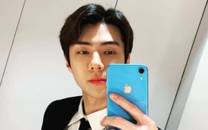 Sehun EXO Unggah Foto Lakukan Ini ke Vivi, Fans: Mau Dong Jadi Anjingnya