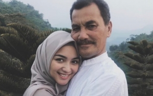 Citra Kirana Bawa Sang Ayah Berobat Kanker ke Cina, Banjir Doa dari Rekan Artis