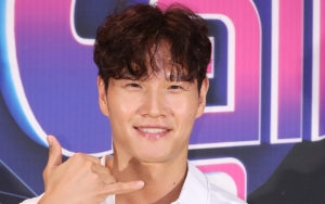 Begini Reaksi Ibu Kim Jong Kook Saat Melihat Anaknya Ciuman Panas di 'Producer'