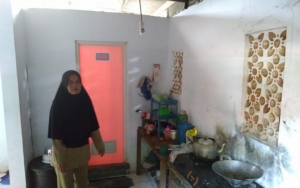 Guru Honorer di Pandeglang Bergaji Rp 350/Bulan Tinggal Di Toilet Sekolah, Camat Buka Suara