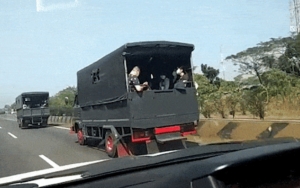 Hoaks Truk TNI Disebut Angkut WN Tiongkok, Penumpangnya Ternyata Mahasiswa Atma Jaya