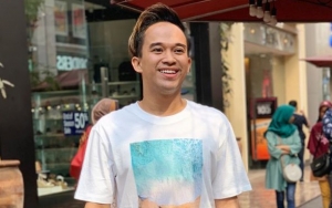 Laki Banget, Anwar Sanjaya Belepotan Lumpur Hingga Ngelamun di Rumah Reot Bikin Kaum Hawa Histeris