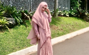 Suami Masih Dipenjara, Mulan Jameela Tulis Status Soal Cinta