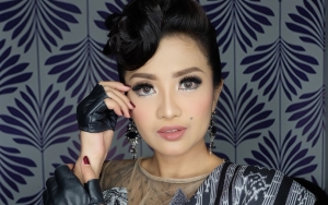 Bagikan Foto Pucat Diinfus, Fitri Carlina Ternyata Sudah 4 Hari Dirawat Karena Idap Penyakit Ini