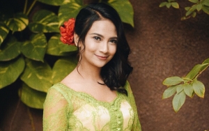 Vanessa Angel Liburan Bareng Mantan Pacar ke Bali, Pakai Kalung Huruf Ini Jadi Sorotan