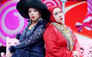 10 Potret Selebriti Ikut Tren 'Age Challenge', Bikin Mellow Ingat Masa Tua