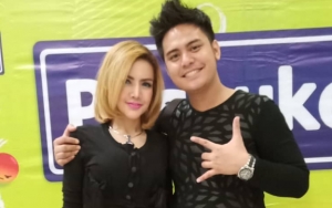Barbie Kumalasari Jenguk Galih Ginanjar, Riasan Tipis dan Penampilan Tanpa Berlian Bikin 'Pangling'