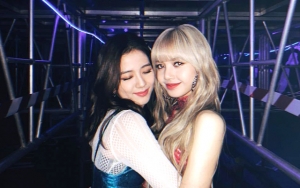 Lisa dan Jisoo BLACKPINK Adu Narsis di Hawaii, Wajah Cantik Bersinar Dipuji Habis-Habisan