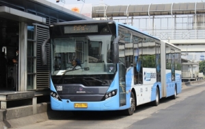 Banyak Pegawai Masih Lulusan SMA, TransJakarta Beri Beasiswa Kuliah untuk Sopir