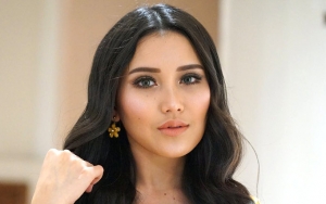 Buka Hati, Ayu Ting Ting Isyaratkan Ortu Masih 'Dendam' ke Enji