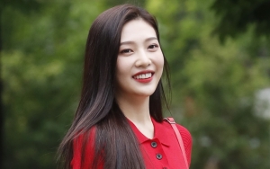 Joy Red Velvet Berani Pose Seksi Umbar Paha, Netizen Cuek Beri Komentar Seperti Ini