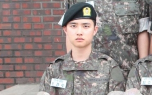 Beredar Foto D.O. EXO Sumringah di Militer, Netizen Puji Makin Sehat dan Tampan 